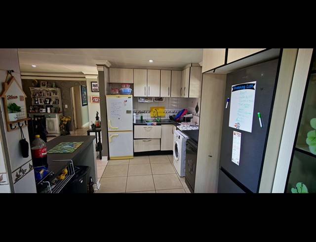 3 BEDROOM HOUSE FOR SALE IN ALBERTSDAL